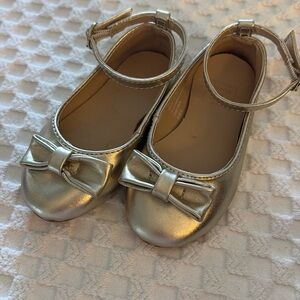 Janie and Jack gold bow shoes sz 6